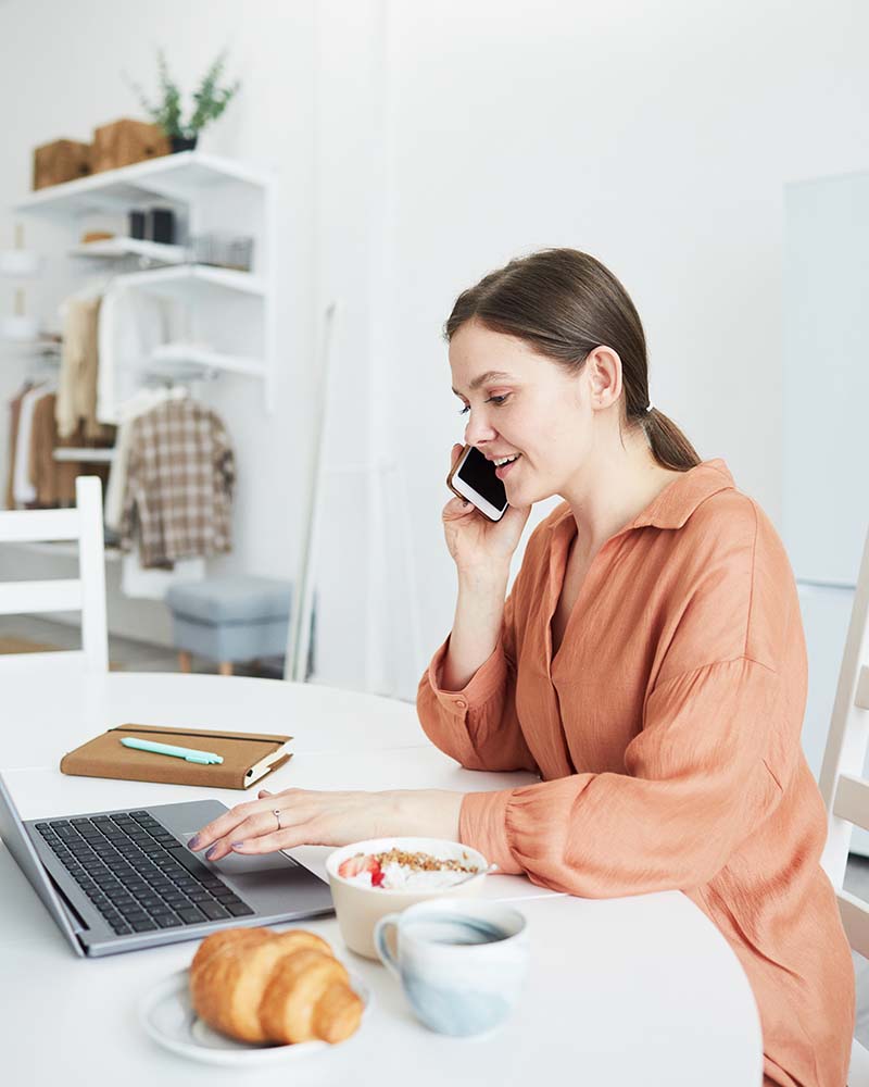 businesswoman-working-at-home-9FFK38F.jpg